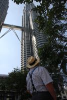 mestari tutkii Petronas Towereita
